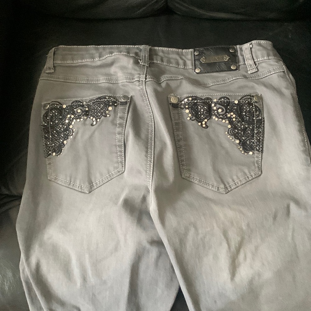 Tru Luxe jeans 30/10 gray embroidered studs